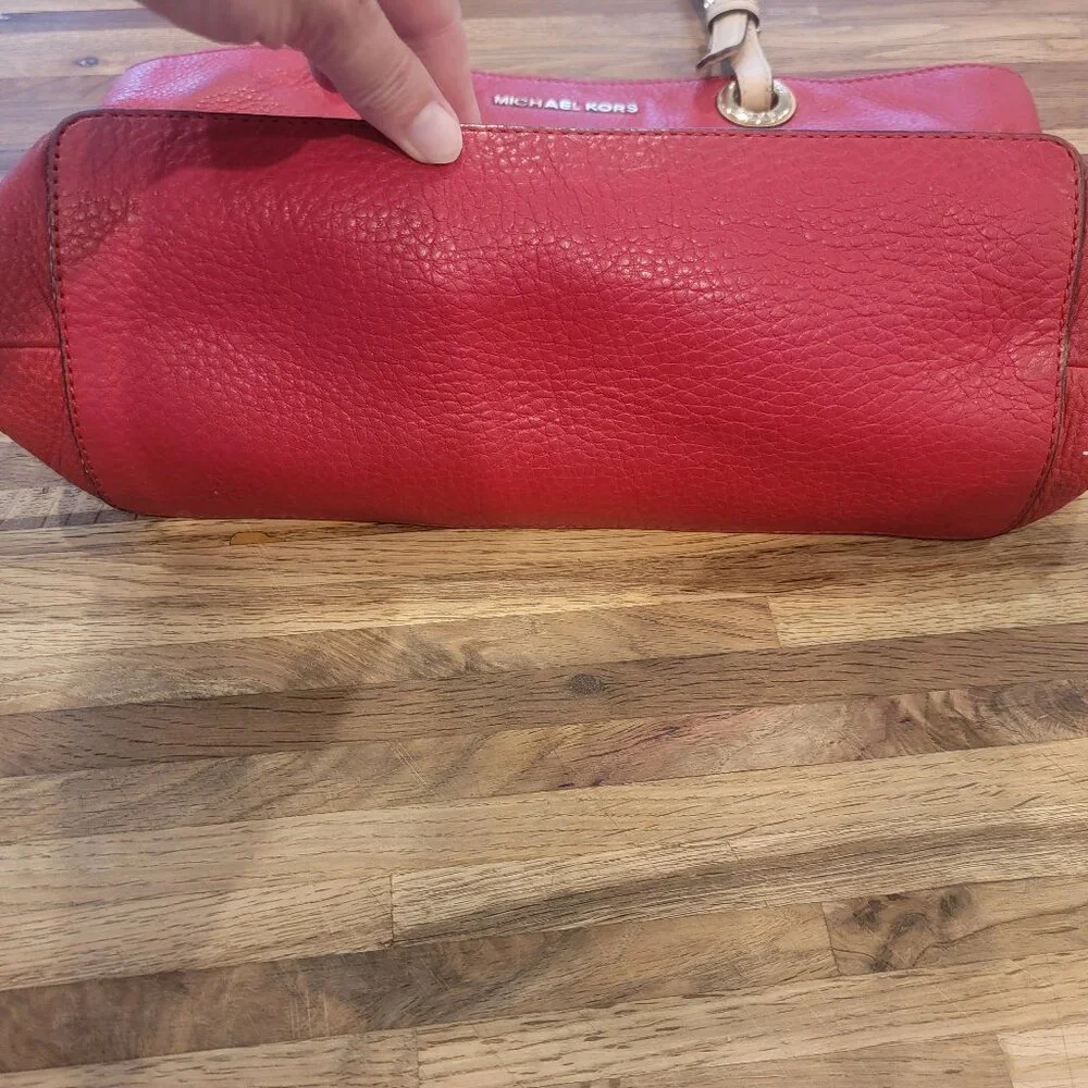 Michael Kors Bedford Tote in Red Pebbled Leather